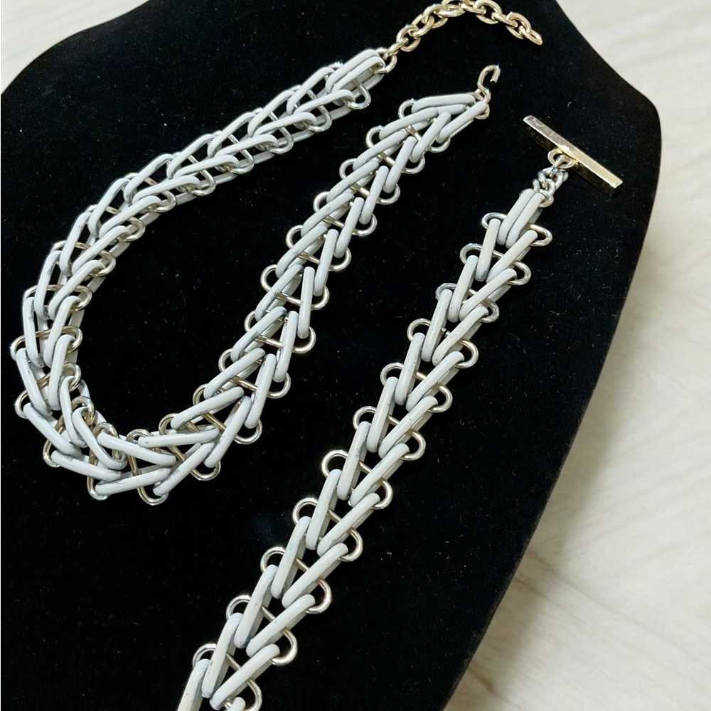White & Silver Tone Chain Intricate Choker Necklace Bracelet Demi Pauere Set - Picture 2 of 3